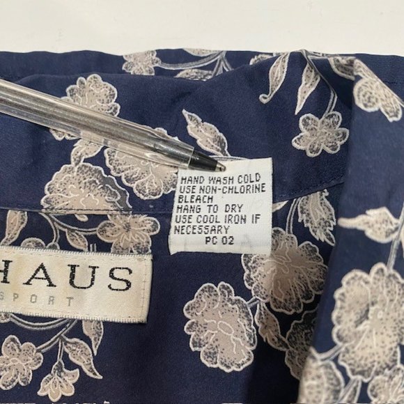 Chaus New York Women’s Blouse Size 6 Floral Casual Button Up Short Sleeve Blouse - Picture 8 of 8